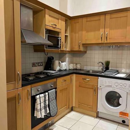 Victorian Stay In Ocean Village Southampton Buitenkant foto