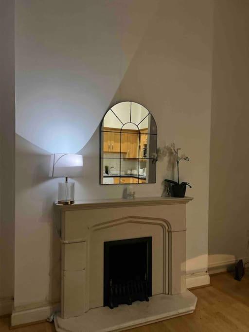 Victorian Stay In Ocean Village Southampton Buitenkant foto